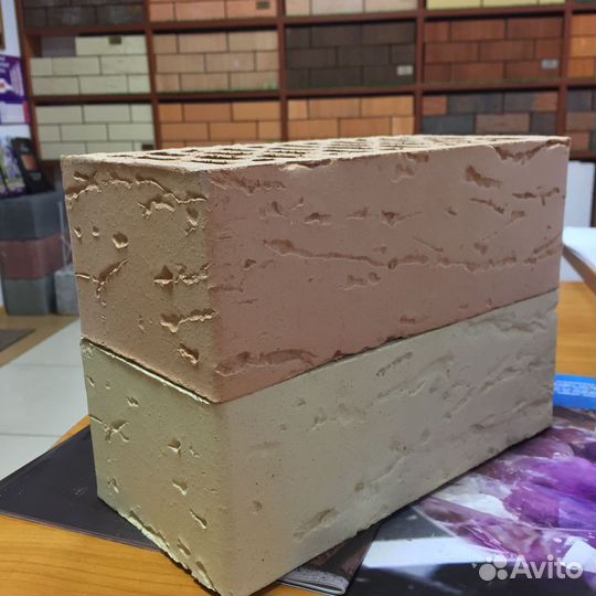 Кирпич лицевой кремовый руст. меланж