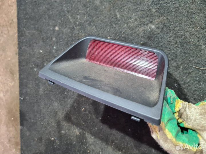 Стоп-сигнал Mitsubishi Lancer 9 4G18 2005