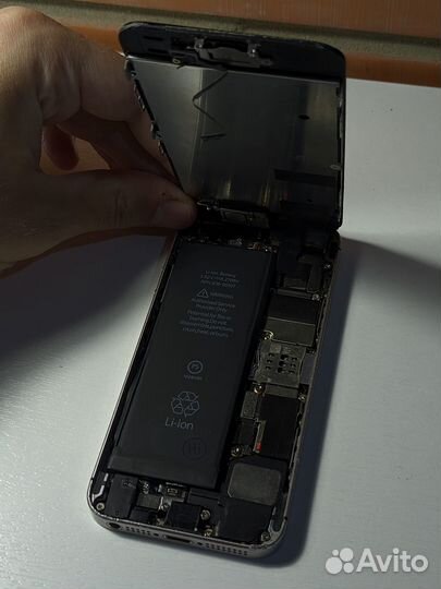 На запчасти ноутбук Lenovo G565 и iPhone SE 2016