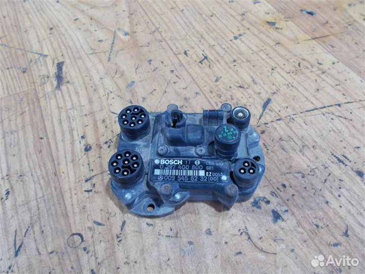 Коммутатор (модуль зажигания) Mercedes-Benz S-кла