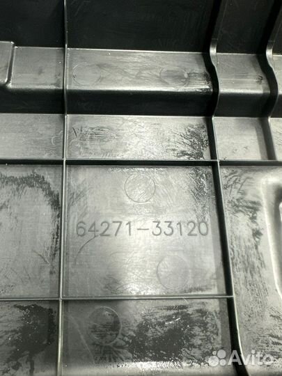 Накладка багажника правая Toyota Camry XV70, 2019