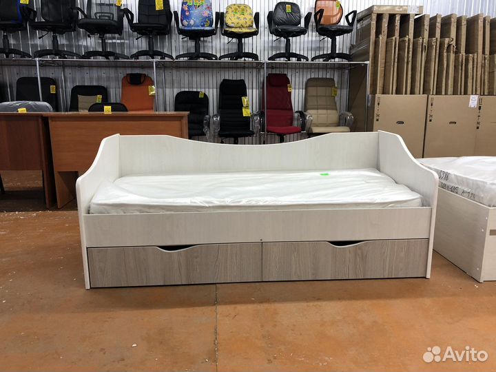 Детская кровать с матрасом новая