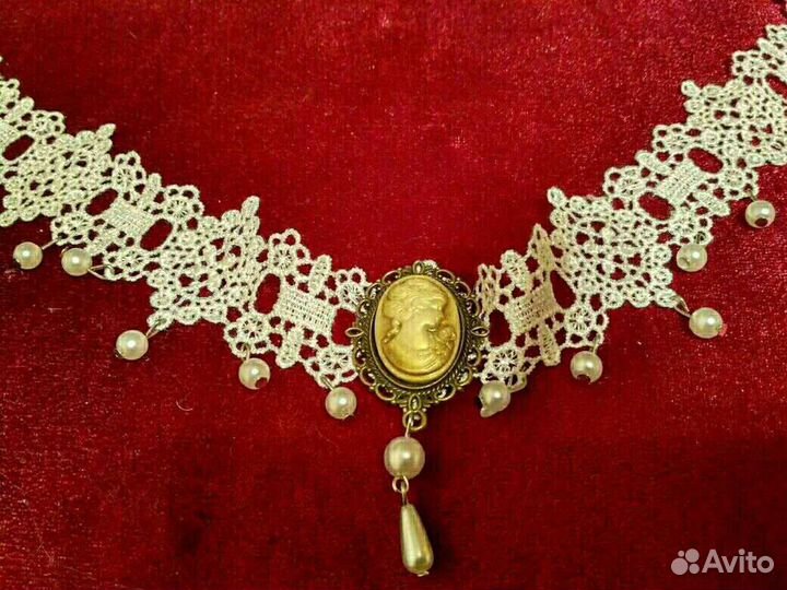 Чокер с камеей