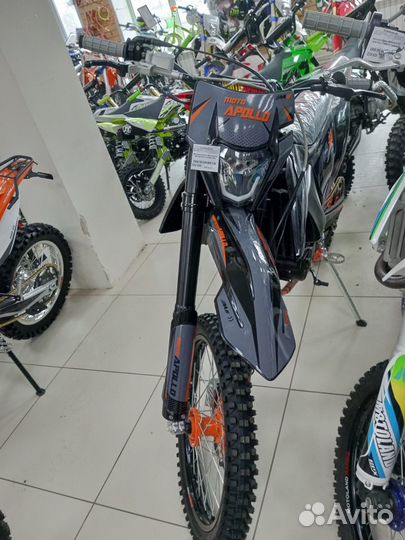 Мотоцикл Кросс Moto Apollo M6 300 (ZS 175FMN)