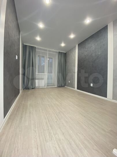 2-к. квартира, 63 м², 1/9 эт.
