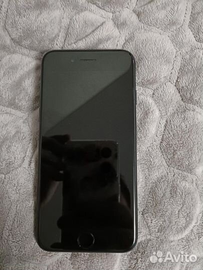 Телефон iPhone se 2020