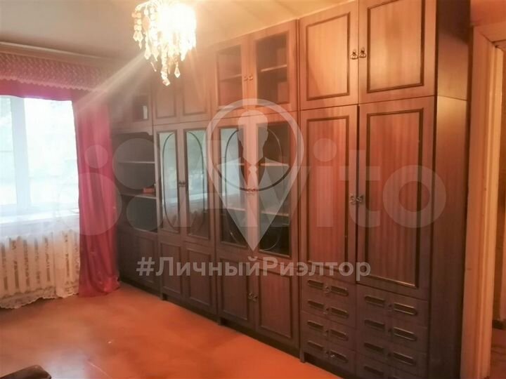 2-к. квартира, 43 м², 1/2 эт.