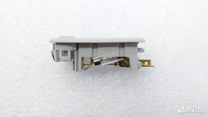 Плафон салонный передний правый Hyundai Sonata DN