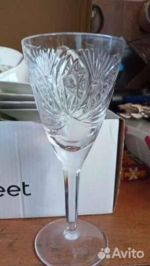 Хрустальные бокалы и рюмки. Описание