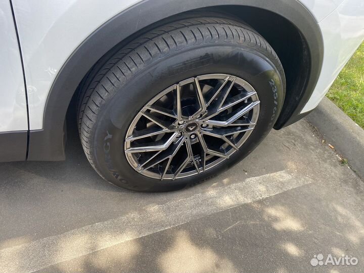 Pirelli Powergy 235/60 R18