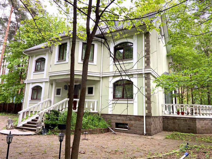 Дом 320 м² на участке 34,7 сот.