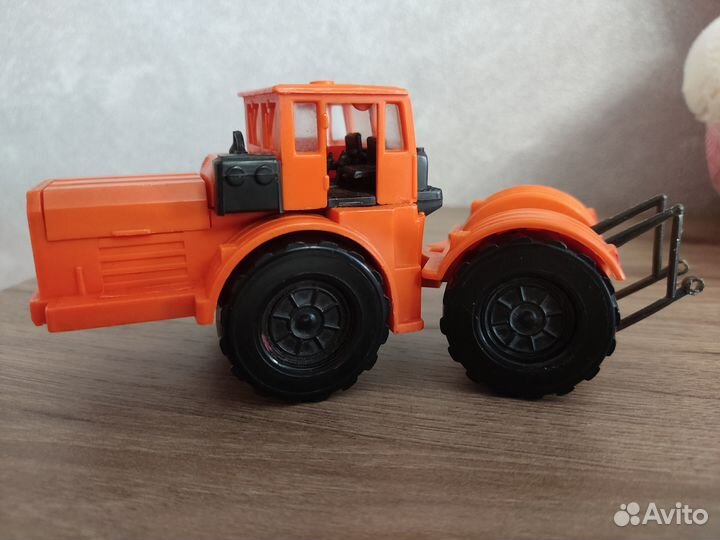 Кировец 1:43, трактор