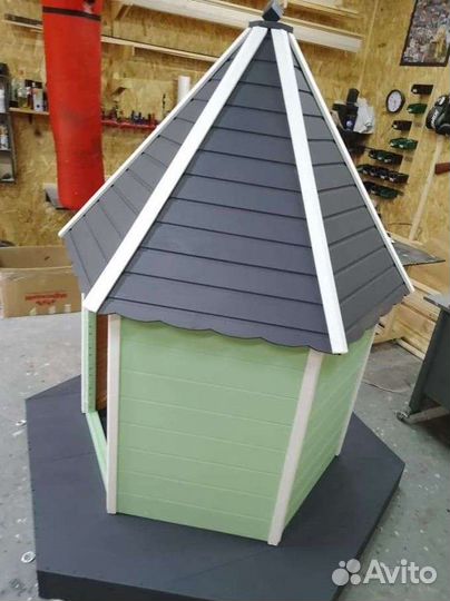 Домик для уток на воде
