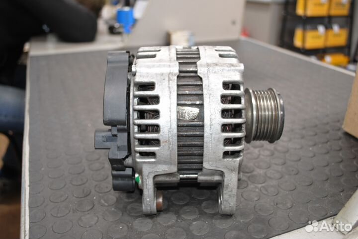 Генератор VW Crafter, Passat, Skoda Superb б/у
