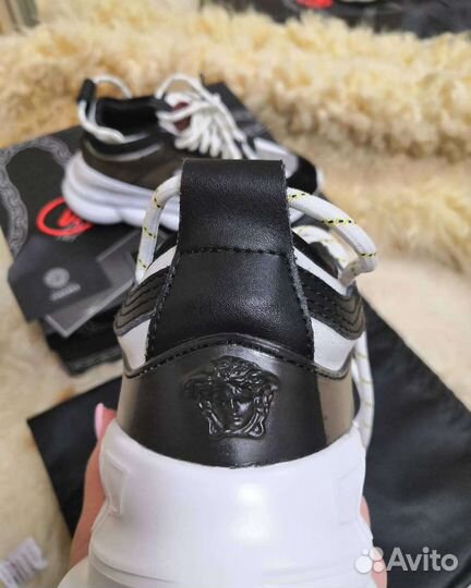 Кроссовки Versace 2021