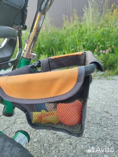 Трехколесный велосипед с ручкой