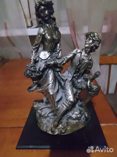 Бронзовая статуэтка