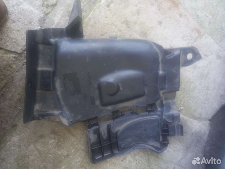 Renault logan 2 пыльник двигателя