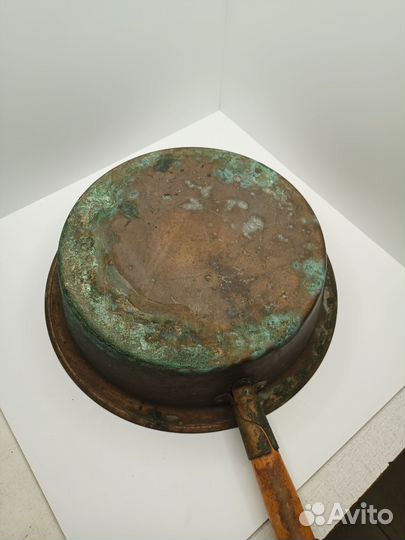 Медный таз с ручкой