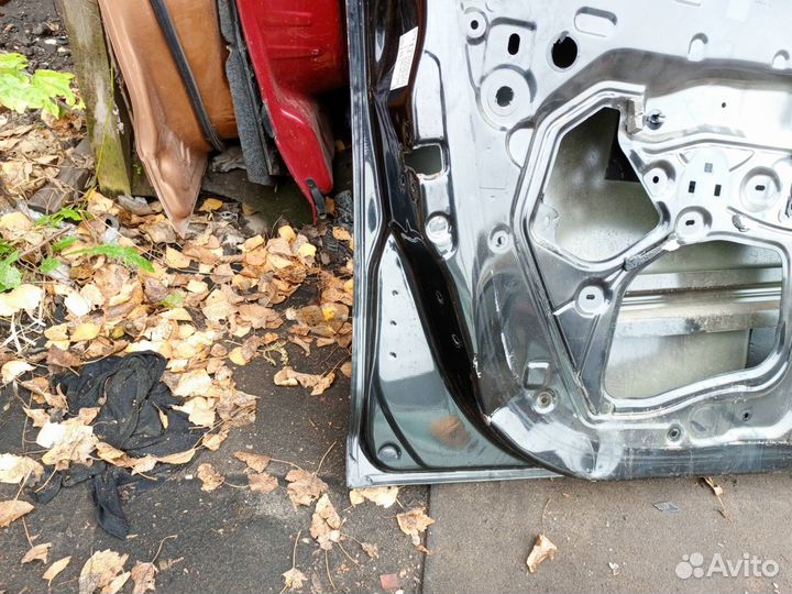Дверь передняя левая Renault Sandero 2 дефект