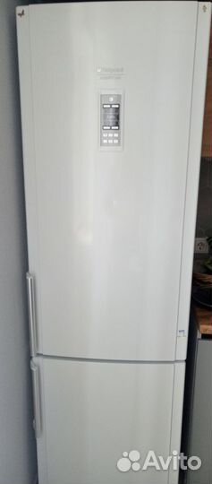 Холодильник Hotpoint Ariston бу