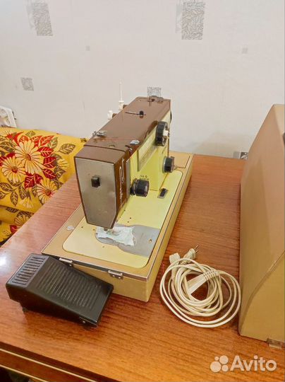 Швейная машинка veritas б/у