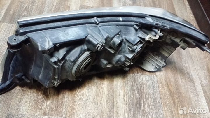 Фара правая Toyota Land Cruiser 200