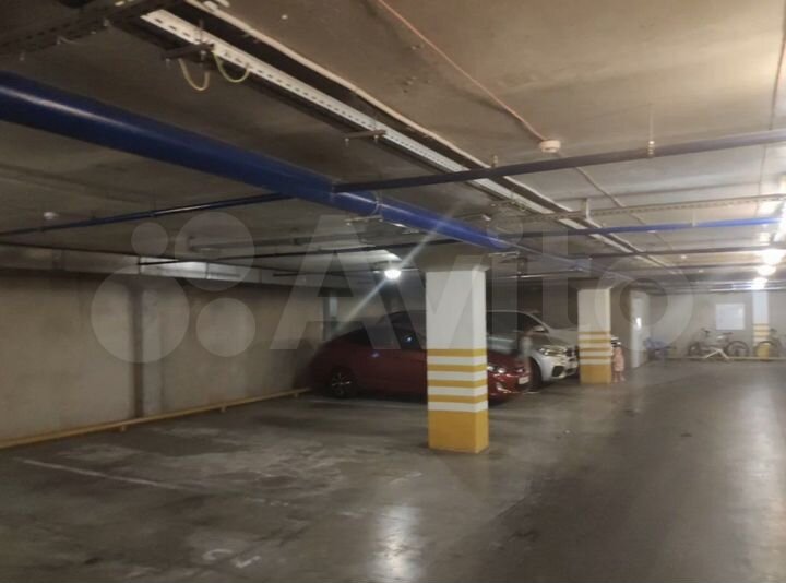 Машиноместо, 14 м²