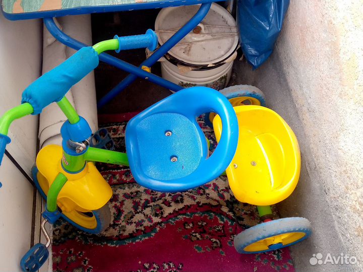 Детский трехколесный велосипед бу