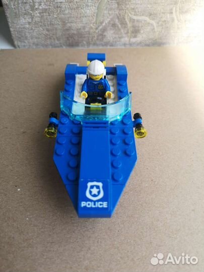 Лего полицейская лодка