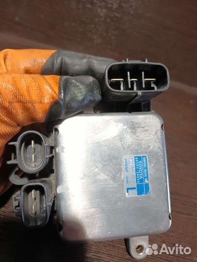 Блок управления вентилятором Toyota Highlander