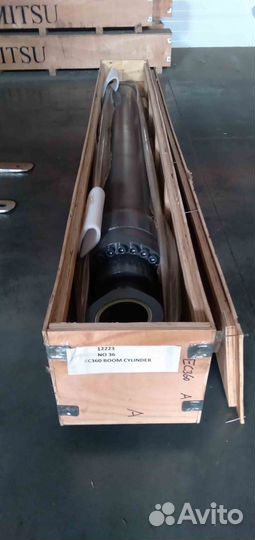 Гидроцилиндр стрелы EC360blnc 14563810