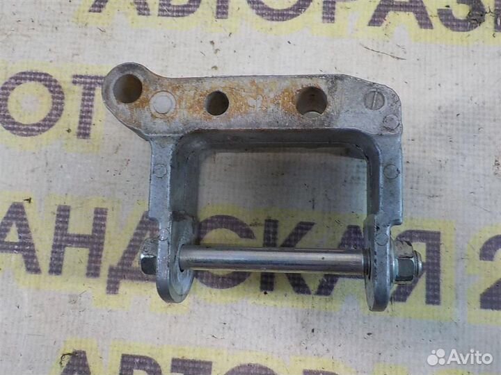 Кронштейн опоры двигателя Mitsubishi Lancer 10 (C