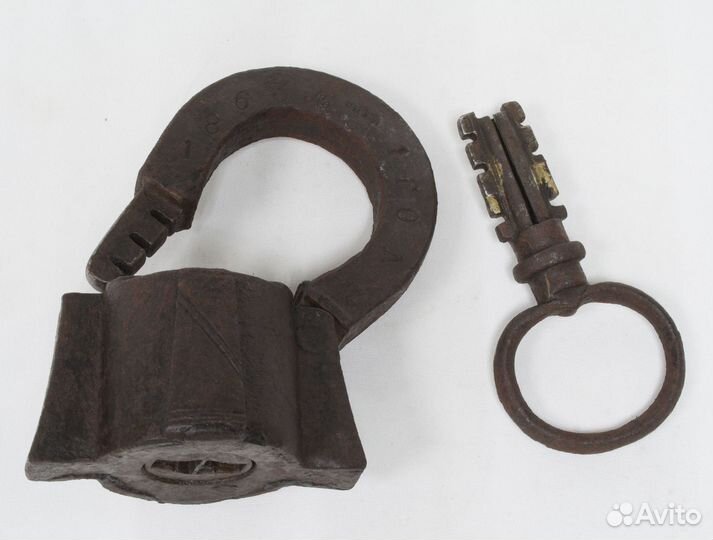 Замок с ключом 