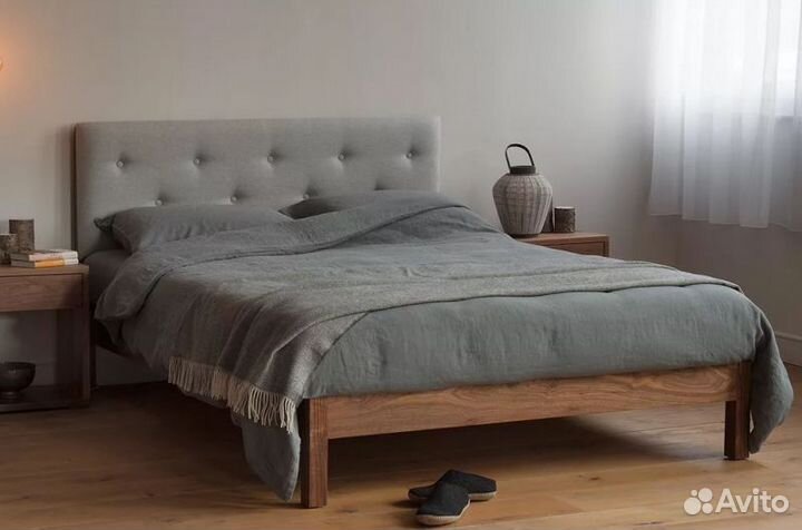 Кровать двухспальная массив