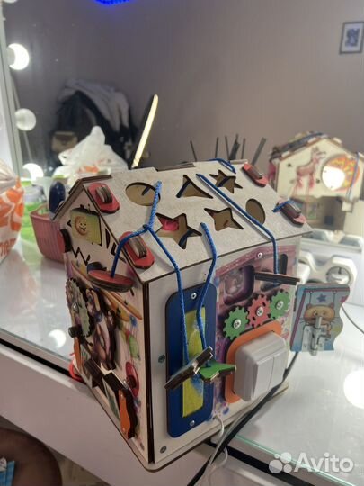 Бизиборд домик