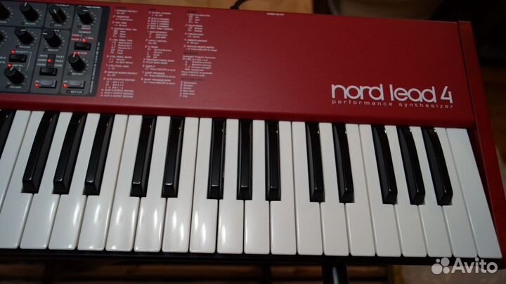 Синтезатор Clavia Nord Lead 4