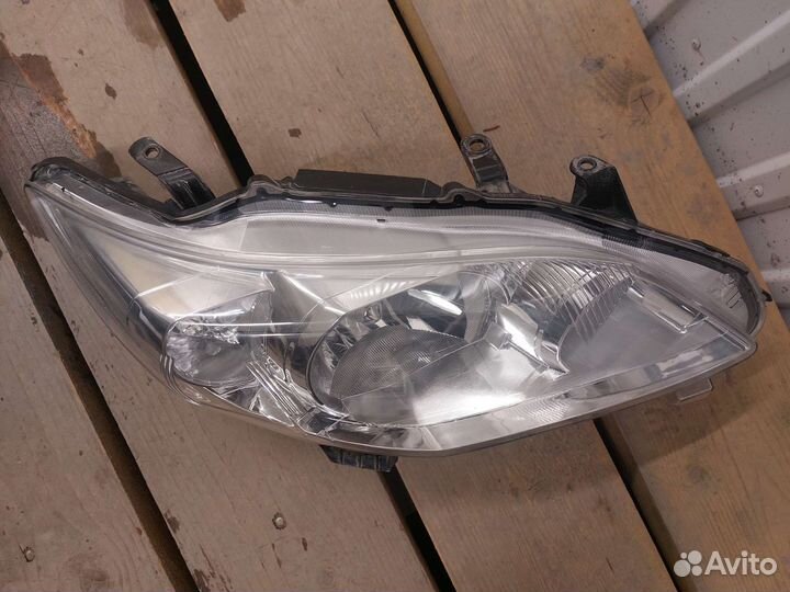 Фара правая Toyota Corolla 150 2010-12 рестайлинг