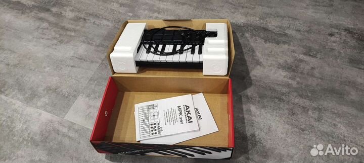 Midi клавиатура akai PRO MPK mini MK3