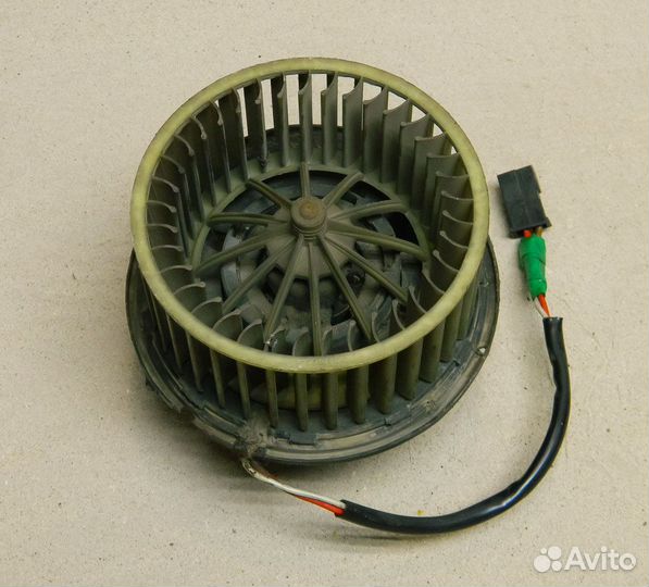 Моторчик печки Audi 80 B3