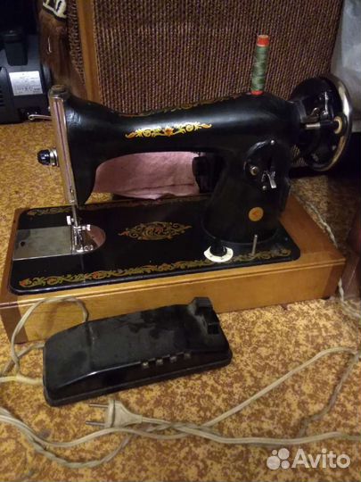 Швейная машина Подольск с электроприводом