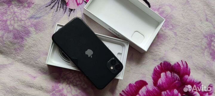 Телефон iPhone 11