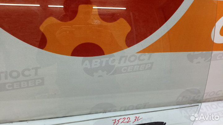 Стекло двери заднее левое Toyota Caldina ST190