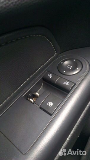 Кнопка стеклоподъемника Opel Astra H