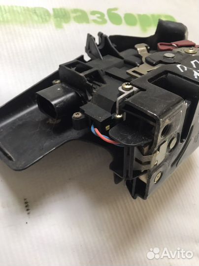 Замок передней правый audi a4 b6