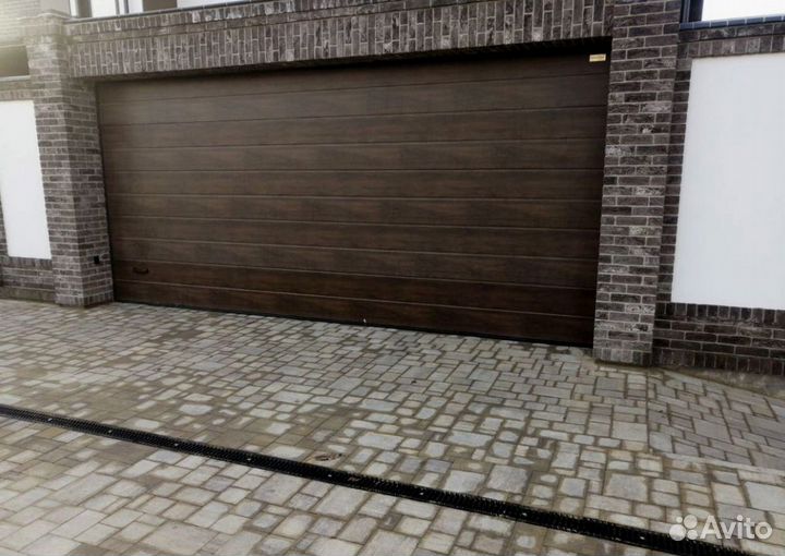 Секционные ворота