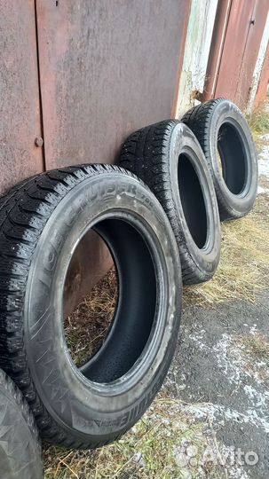 Bridgestone Ice Cruiser 7000 235/65 R17