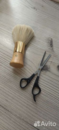 Филировочные ножницы и кисть-сметка