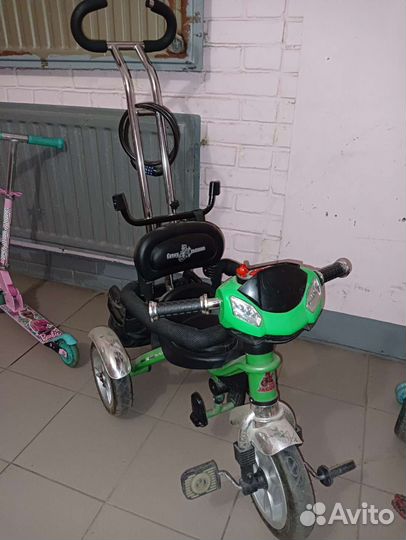 Велосипед трехколесный с ручкой