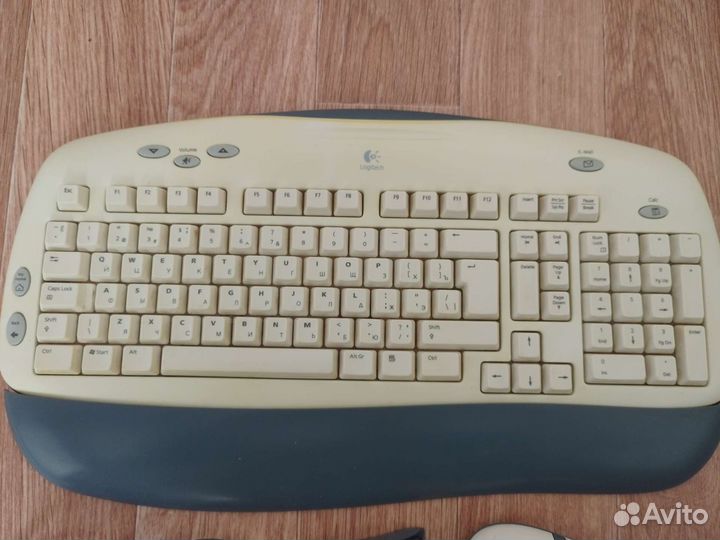 Беспроводная клавиатура и мышь logitech